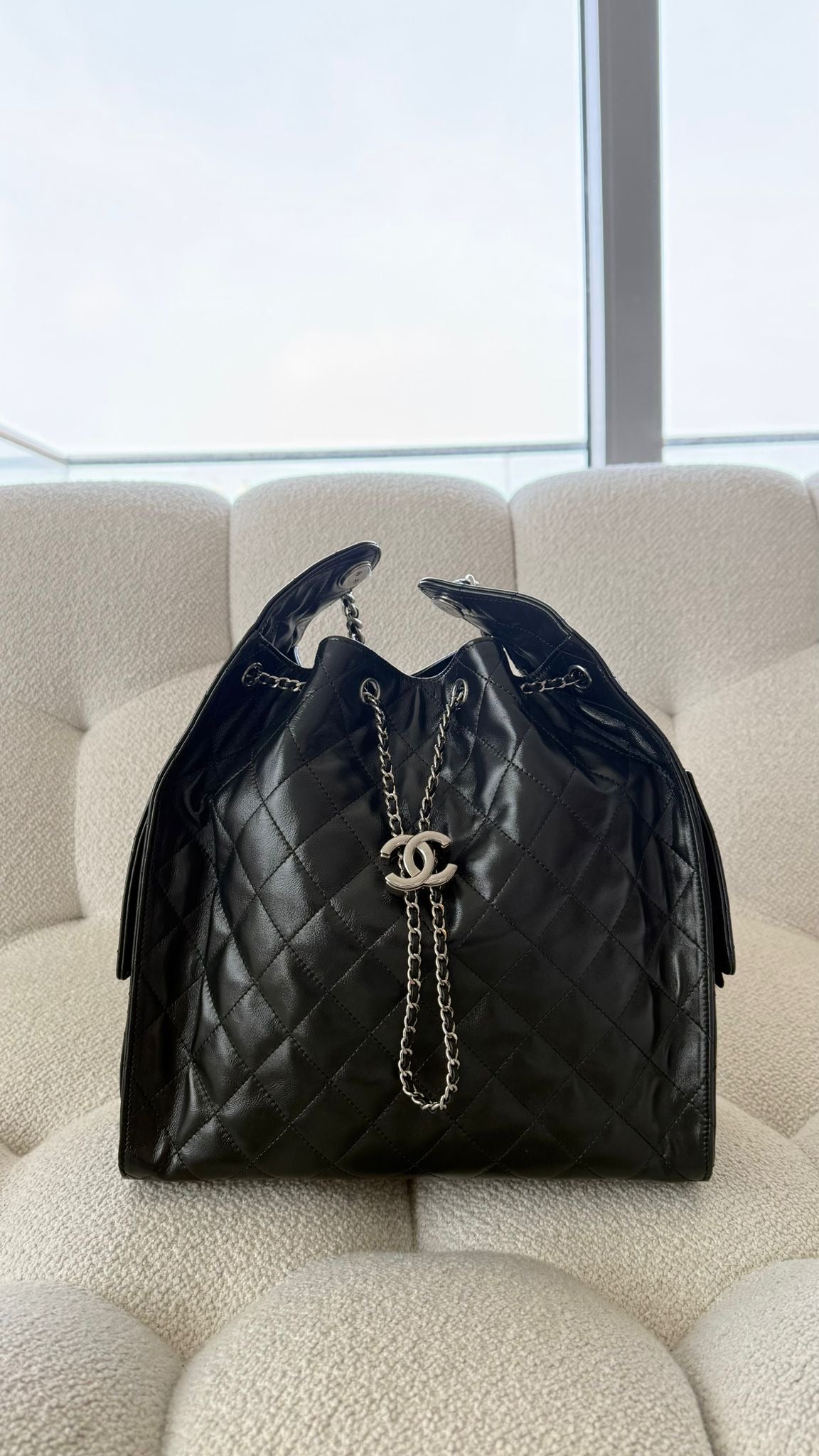 Chanel 25 Medium Handbag Shiny Crumpled Calfskin Black Silver-Tone Metal