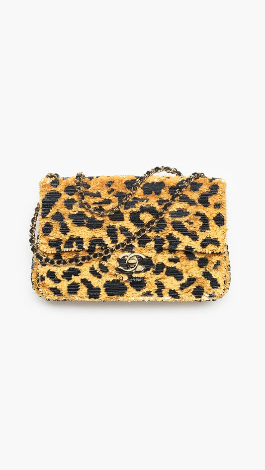 Chanel Metiers d’Art 2026 Small Flap Bag Sequins, Mixed Fibres & Gold-Tone Metal Orange & Black