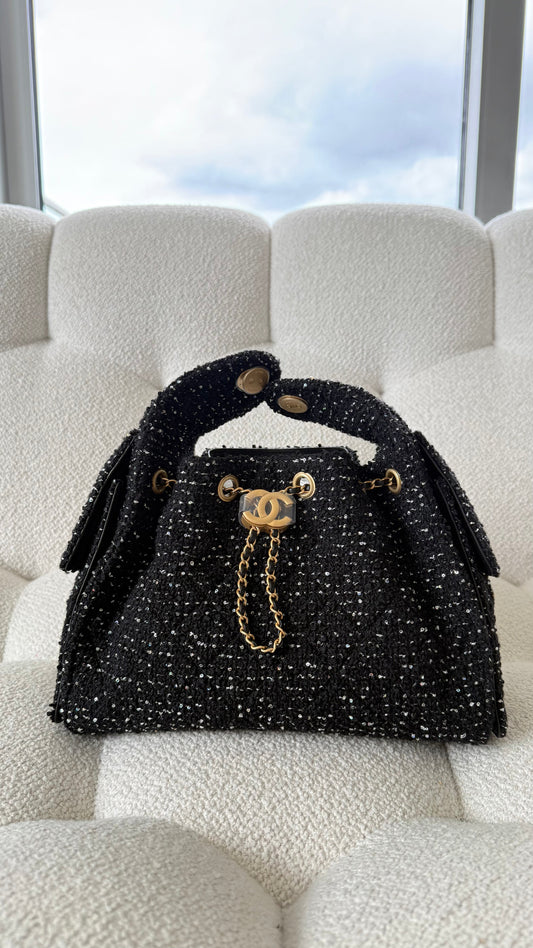 Chanel 25 Small Hobo Tweed Black