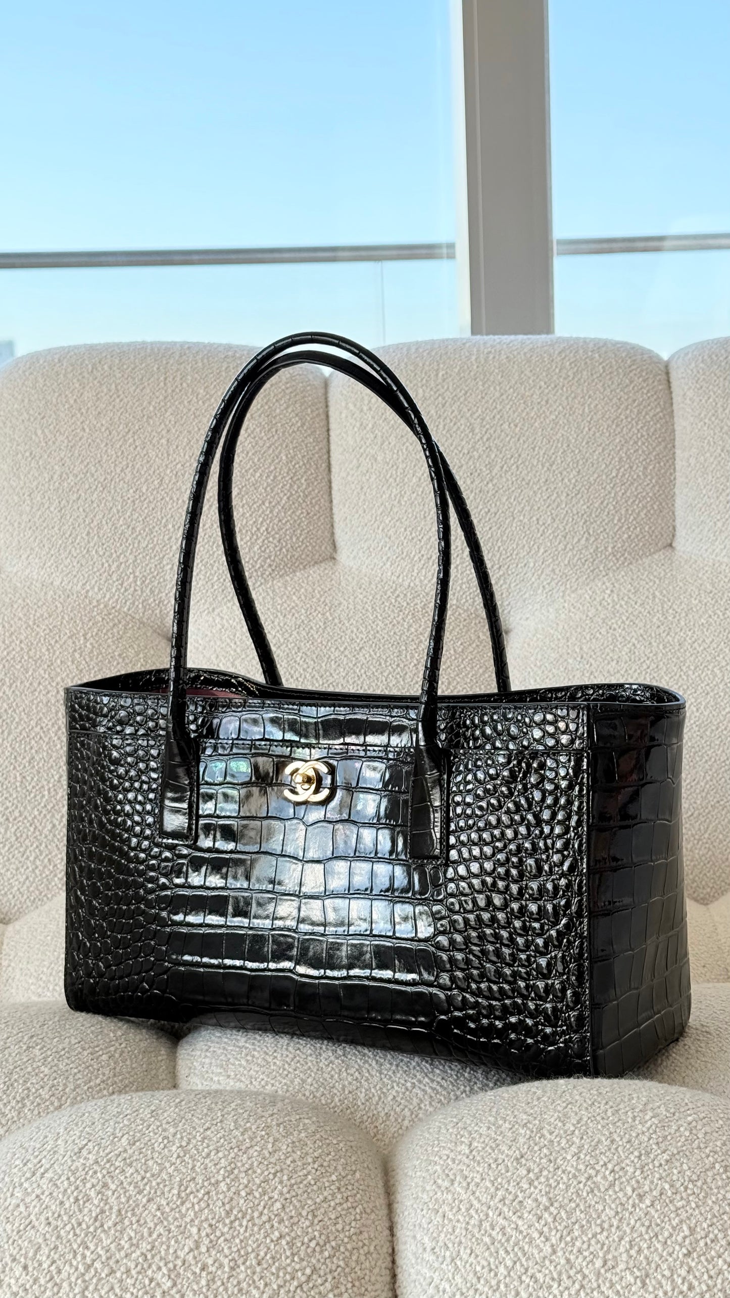Chanel Spring Summer 2026 Small Tote Crocodile Embossed Calfskin & Gold-Tone Metal Black