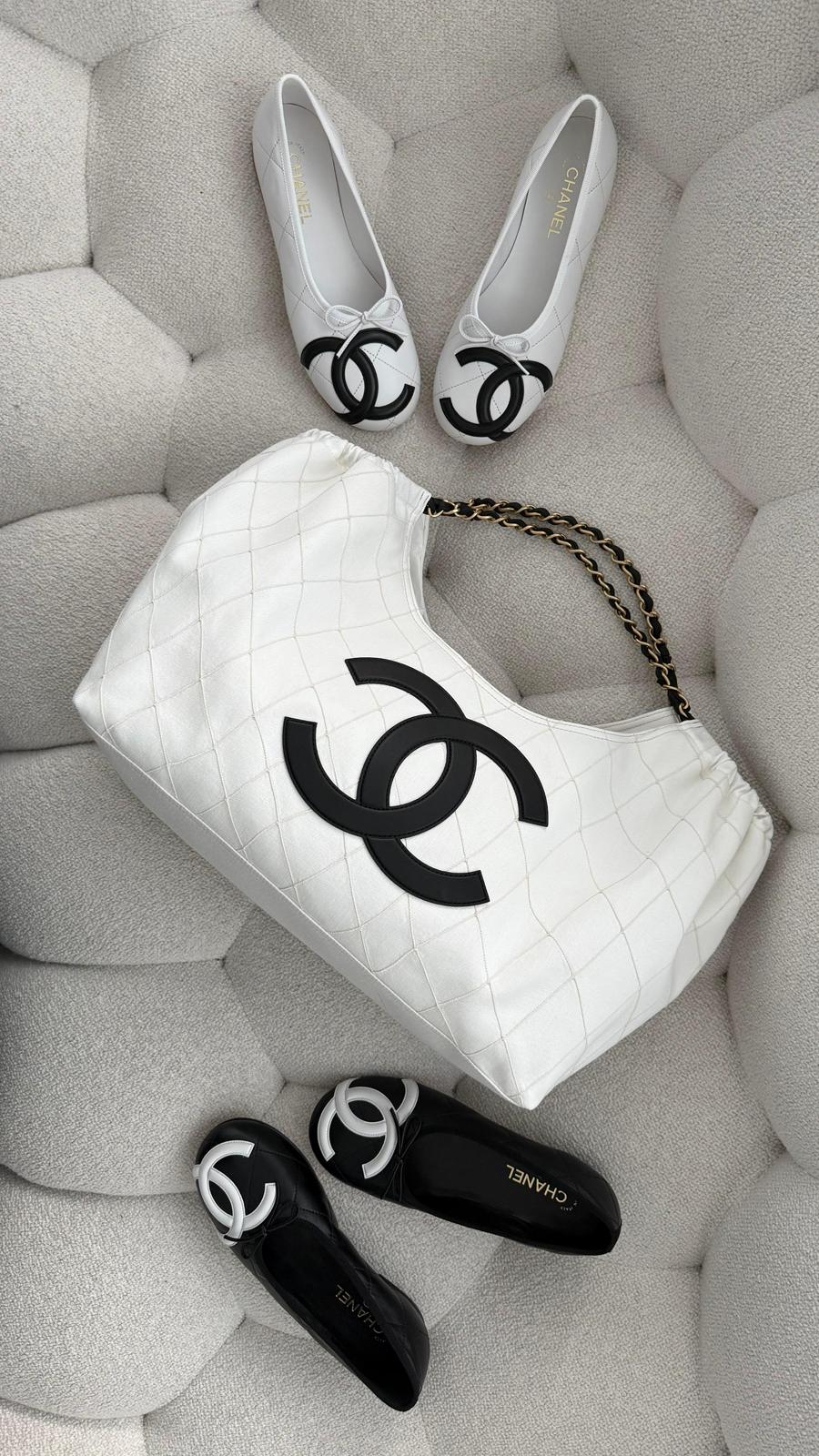 Chanel Coco Beach 2026 Small Tote Denim, Calfskin & Gold-Tone Metal Black and White