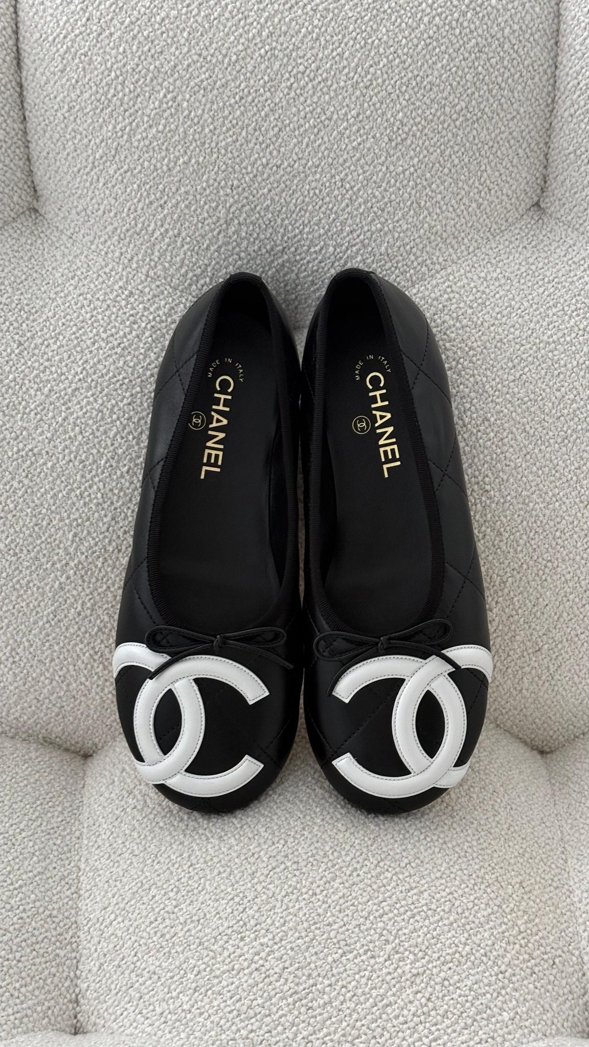 Chanel Coco Beach 2026 Ballet Flats Lambskin Black & White