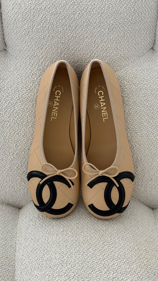 Chanel Coco Beach 2026 Ballet Flats Lambskin Beige & Black