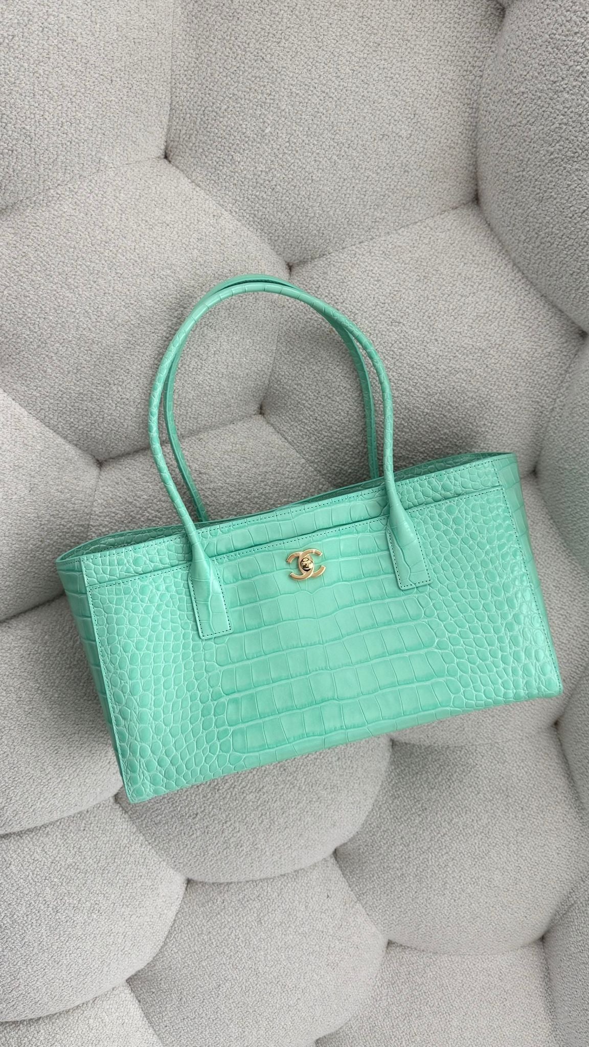 Chanel Spring Summer 2026 Small Tote Crocodile Embossed Calfskin & Gold-Tone Metal Green