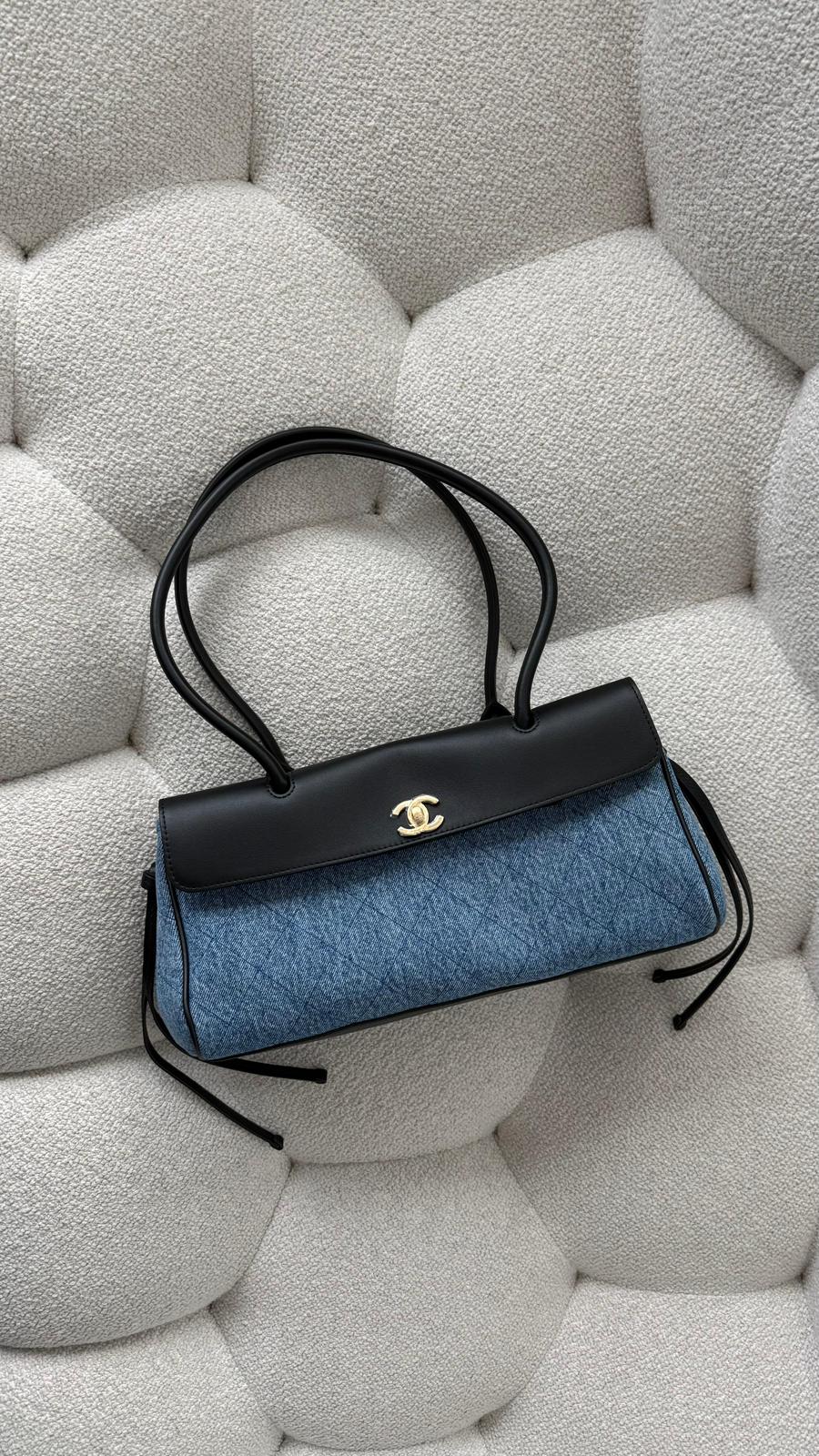 Chanel Metiers d'Art 2026 Tote Suede Calfskin, Grained Calfskin & Gold-Tone Metal Dark Beige & Black