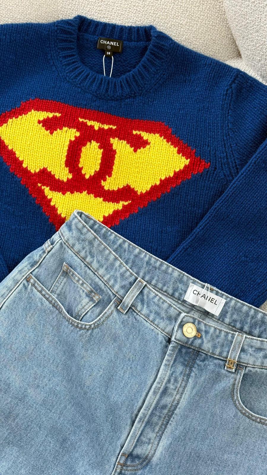 Chanel Metiers d’Art Superman Pullover Cashmere Blue, Yellow & Red