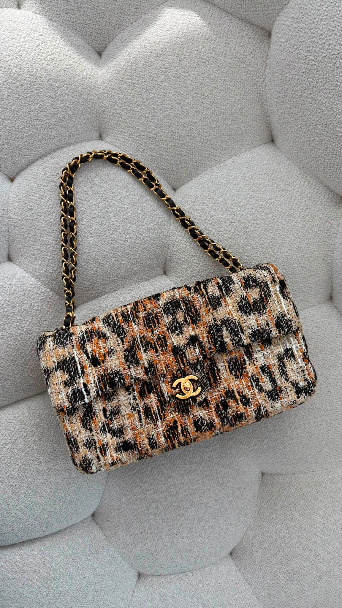 Chanel Metiers d’Art 2026 Flap Bag Tweed, Mixed Fibres & Gold-Tone Metal Brown, Black & White